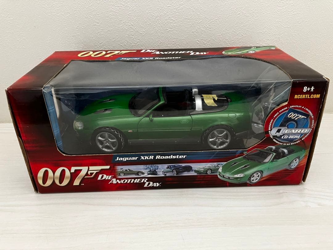 1/18 ジャガー XKR ロードスター 007 ボンドかー