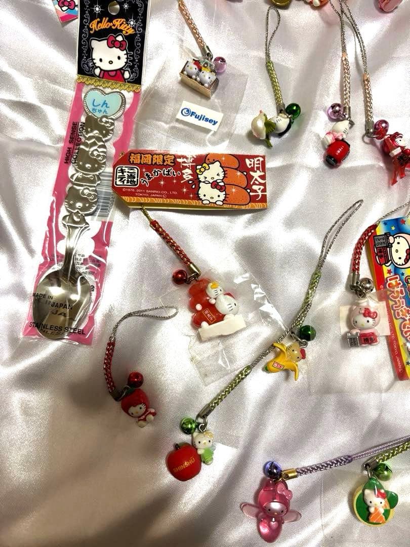 レトロ　ハローキティ ストラップ セット