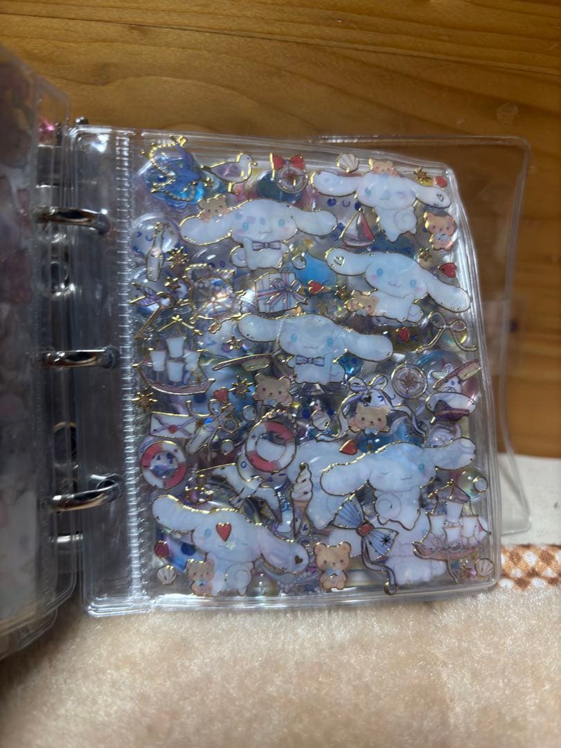 シール手帳完成版　キーホルダー付き　ボンボンドロップシール
