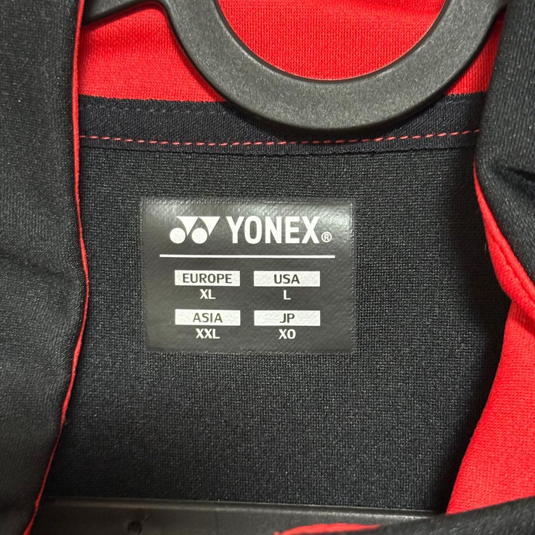 YONEX ジップアップジャケット XO 黒/赤