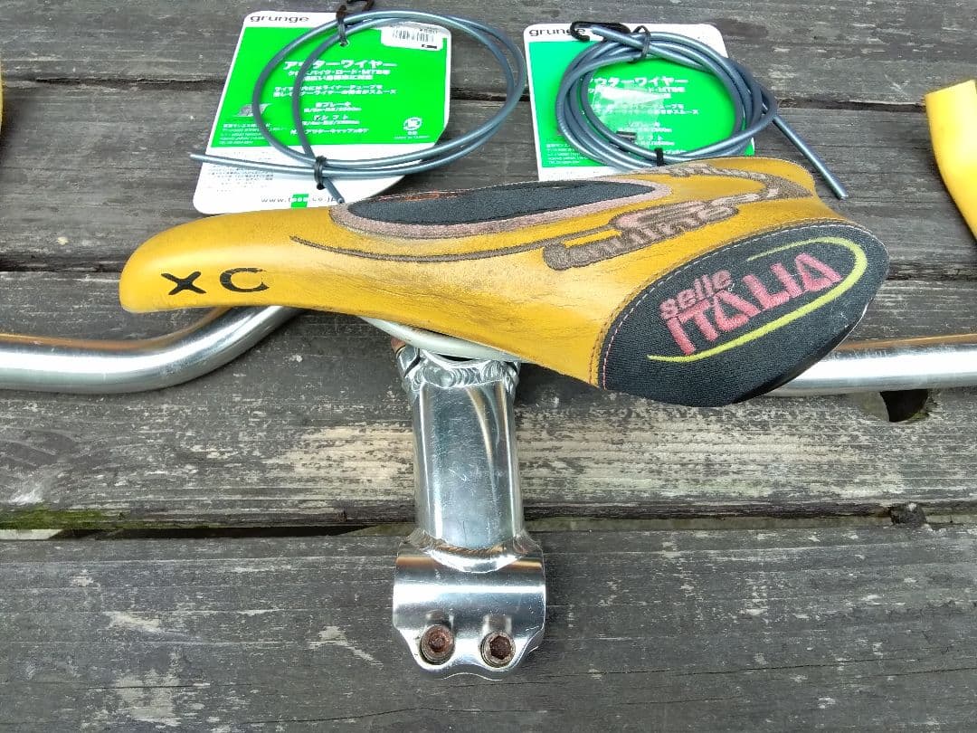 早い者勝ち!　selle  ITALIA サドル　ハンドル．ステム．バーエンド．