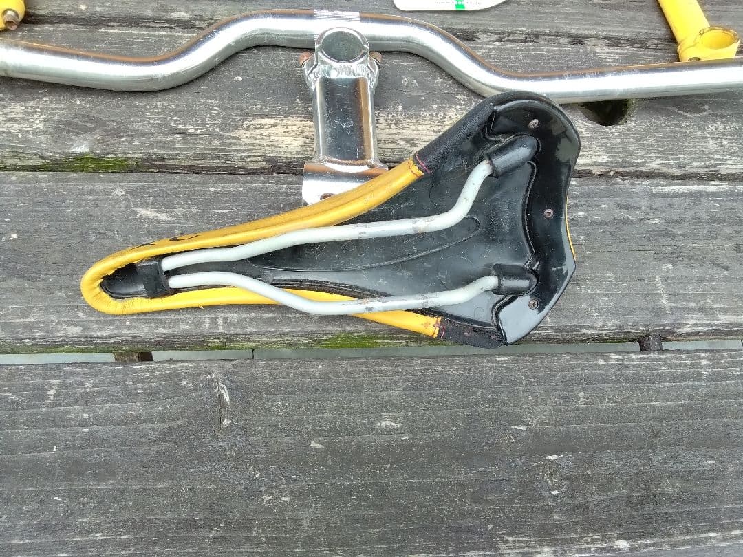 早い者勝ち!　selle  ITALIA サドル　ハンドル．ステム．バーエンド．