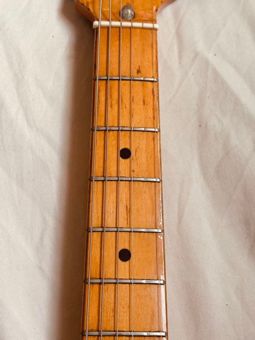エレキギター　フェルナンデス　石ロゴ　fst-50 ストラト