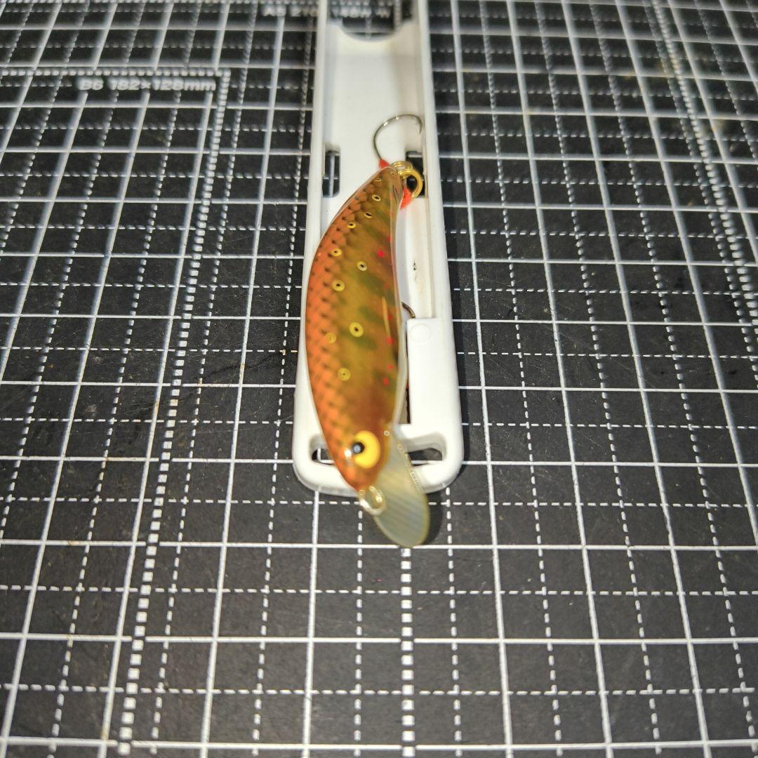 ハンドメイド　ミノー　約２グラム　値下げ中！！