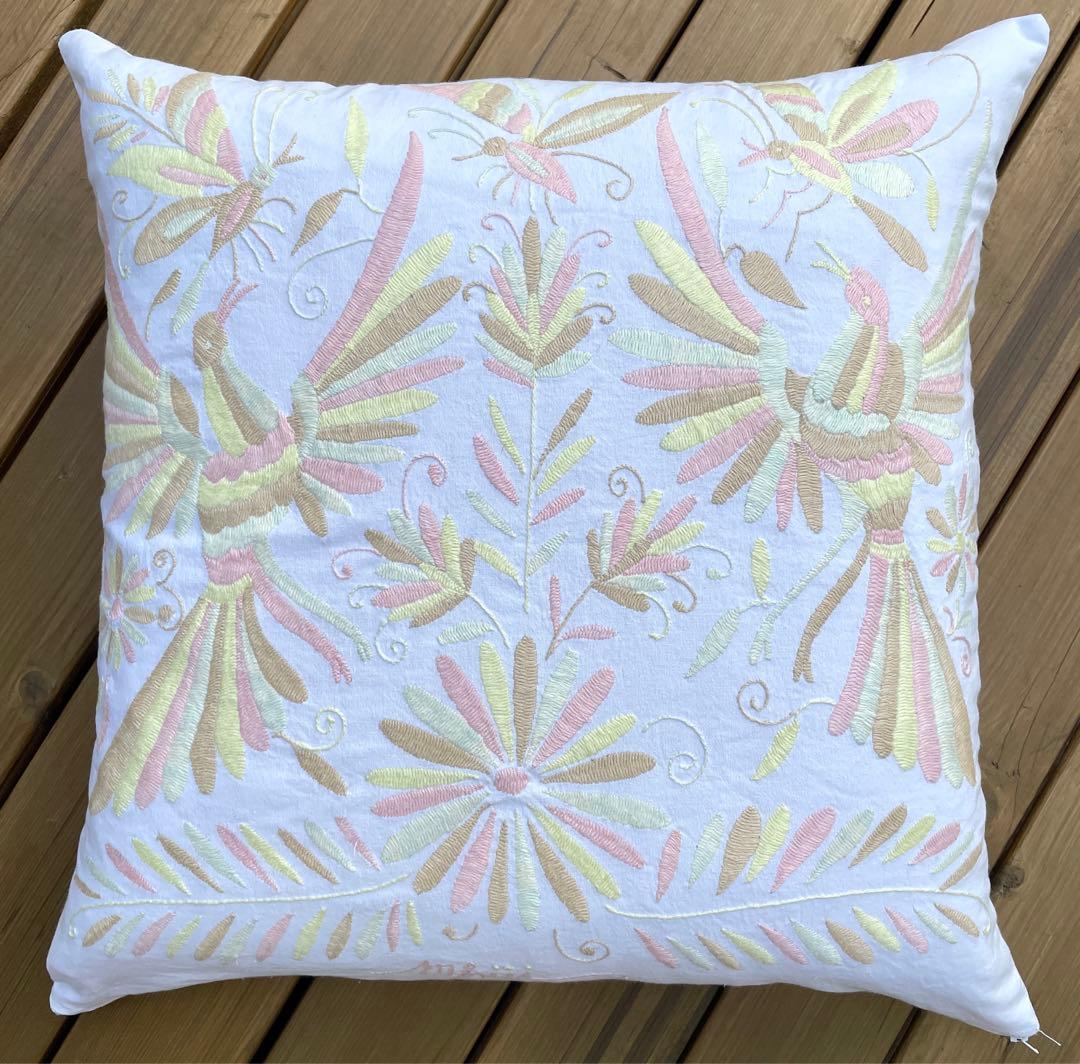 メキシコの手作りテナンゴ刺繍クッションカバー