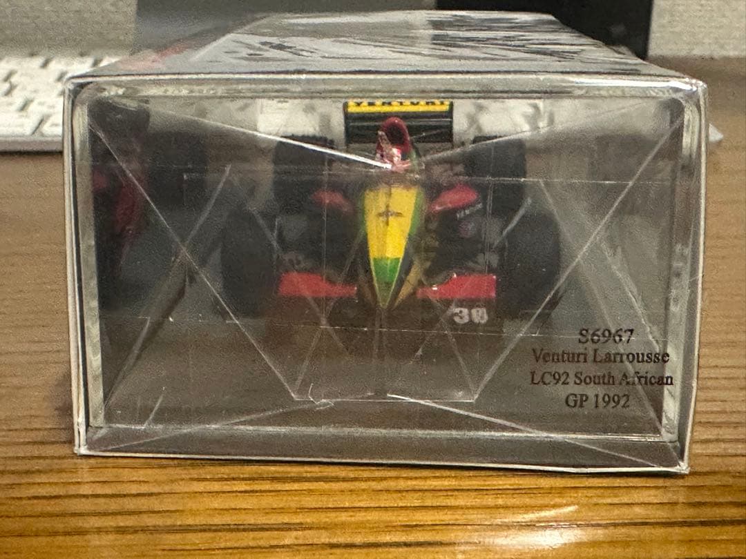 ミニカー Venturi Larrousse Lamborghini LC92 1/43