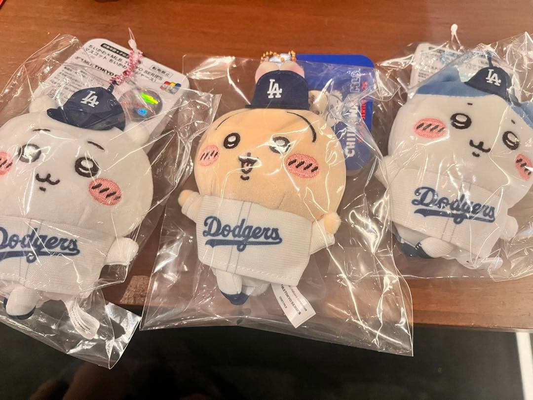 ちいかわ ハチワレ うさぎ　TOKYOSERIES Dodgersマスコット3点