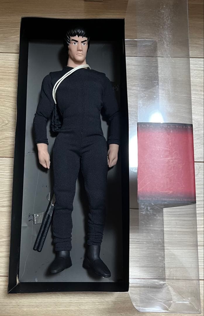 シリアルナンバー入り LEES LEGEND アクションフィギュア 廃盤品