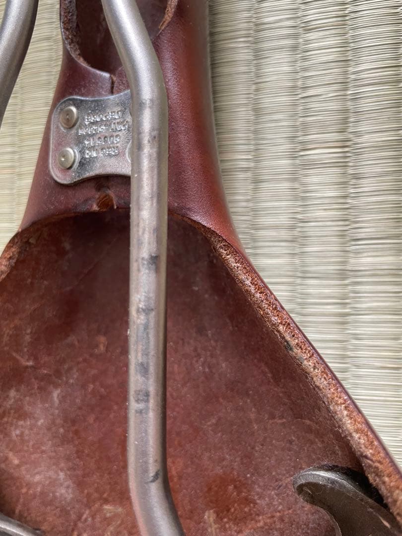 BROOKS ブラウン　チタンサドル