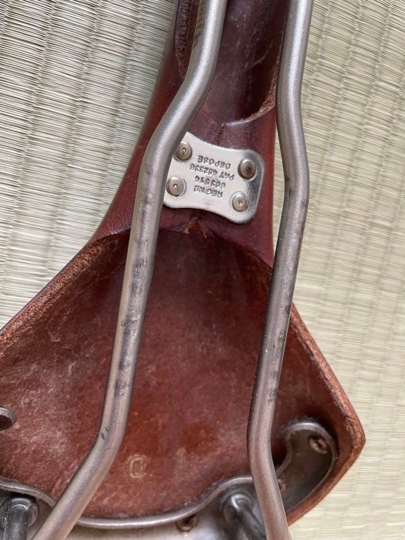 BROOKS ブラウン　チタンサドル
