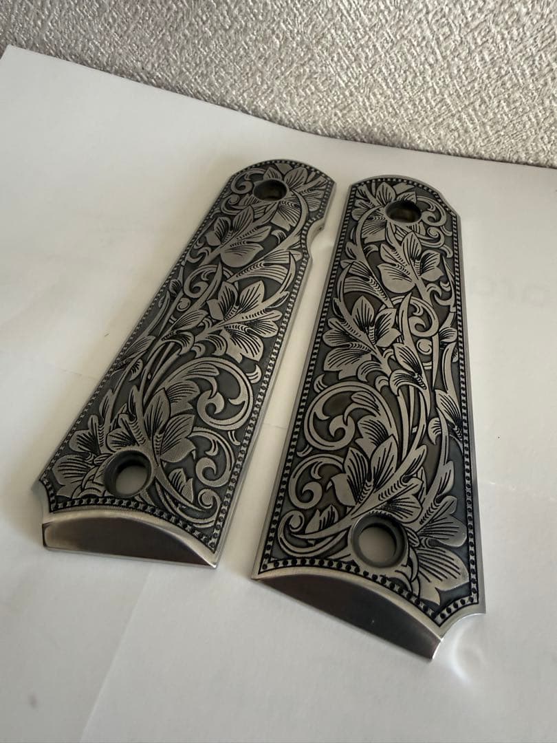 1911 グリップパネル カスタム 彫刻グリップ 左右セット 一点物