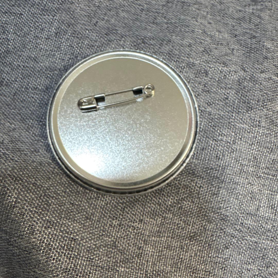 進撃の巨人　リヴァイ　缶バッジ
