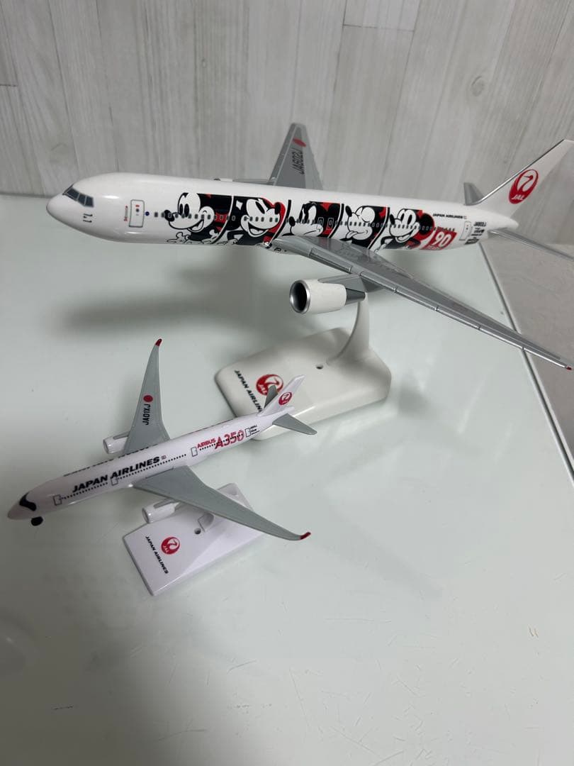 JAL 767-300ER ミッキーマウスデザイン 90周年記念モデル1:200