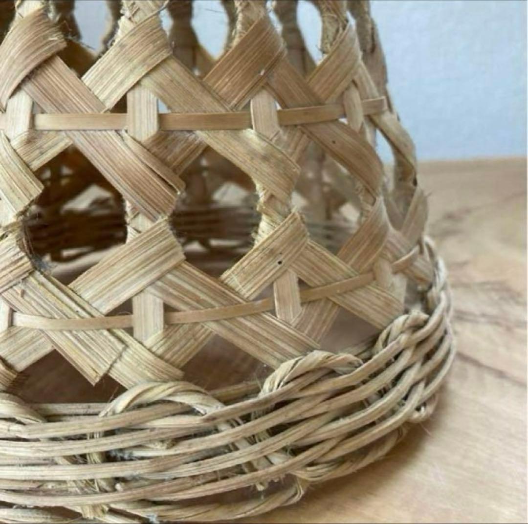 タイ　チェンマイ　脚付のカゴ　かご　竹細工　伝統工芸 バスケット 古物　古道具