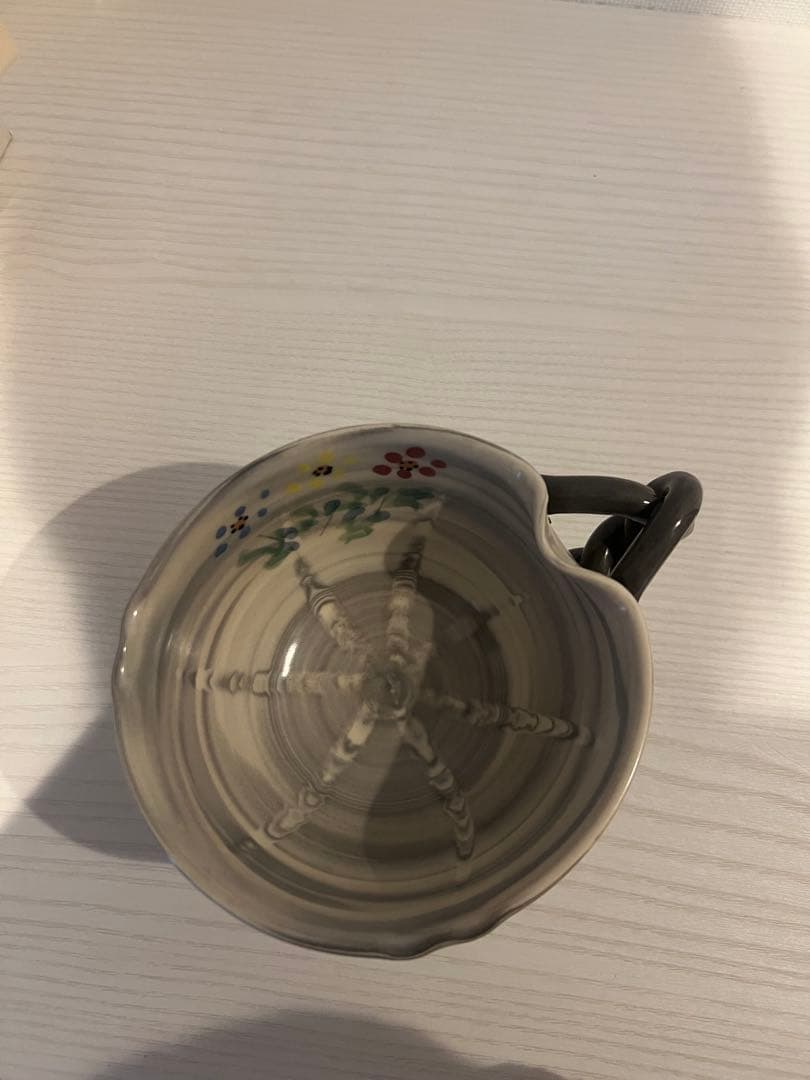 花柄陶器スープカップ ツイストハンドル