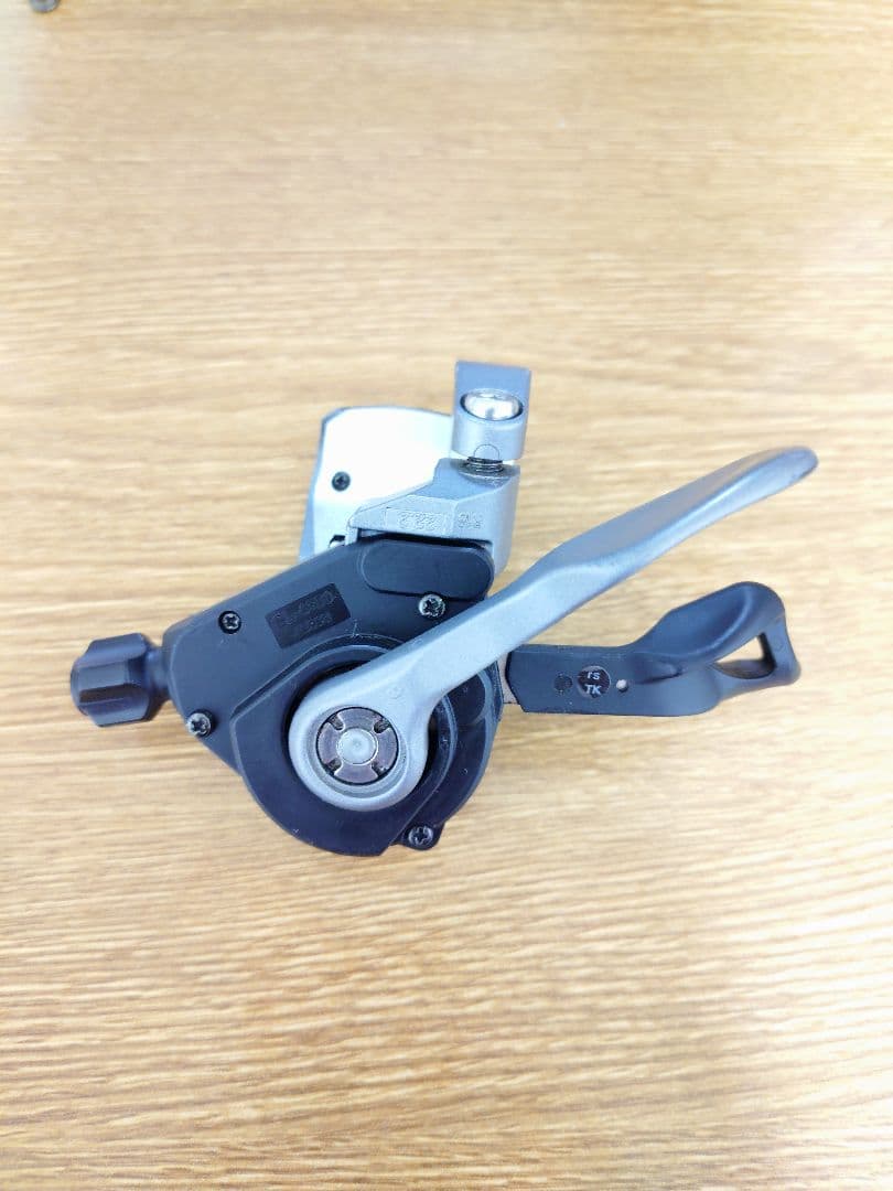 Shimano　alivio tiagra シフトレバー　3×10