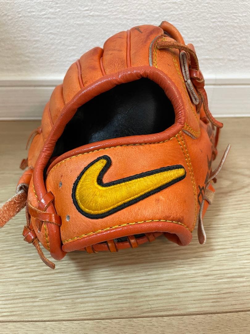 LEON 【ナイキ】NIKE軟式用グローブ　内野手向け　オレンジ