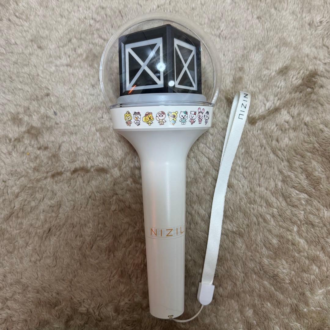 【NiziU】OFFICIAL LIGHT STICK ニジュ　ペンライト