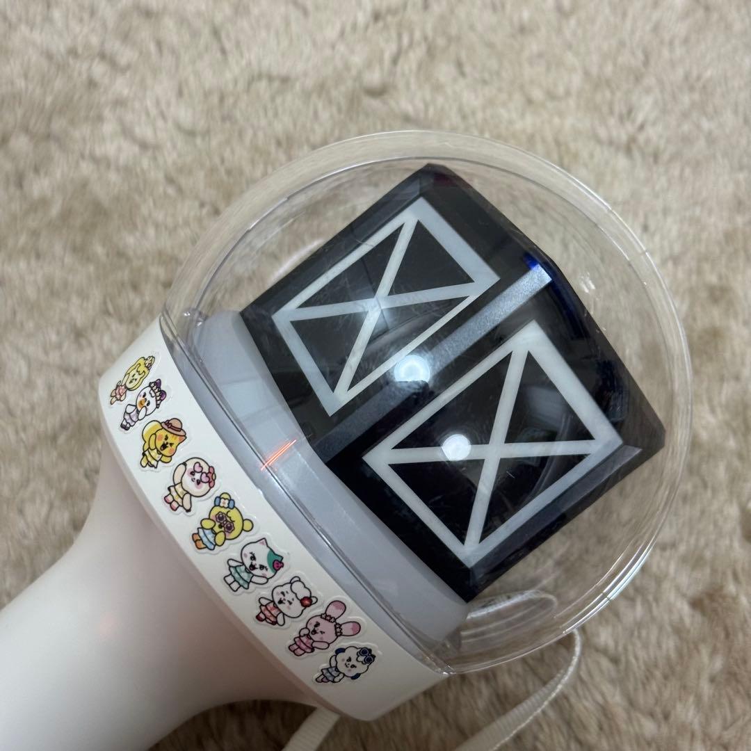 【NiziU】OFFICIAL LIGHT STICK ニジュ　ペンライト