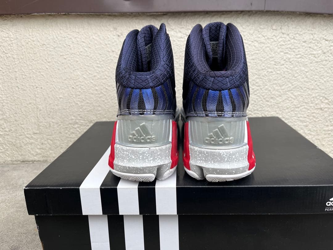 新品未使用 adidas crazyquick 2バッシュ スニーカー 33cm