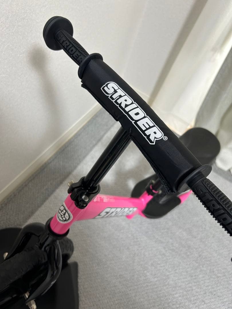 かなり美品　正規品　ストライダー　12インチ　ピンク