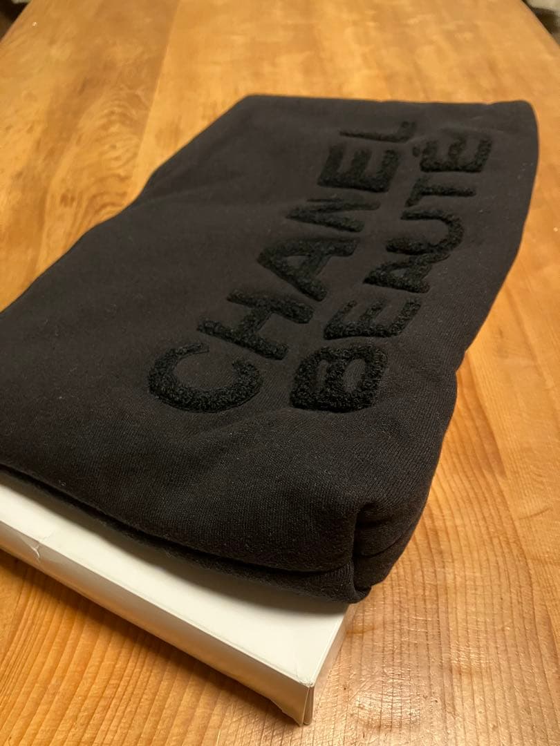 【非売品】CHANEL BEAUTE ふかふかブラックポーチ