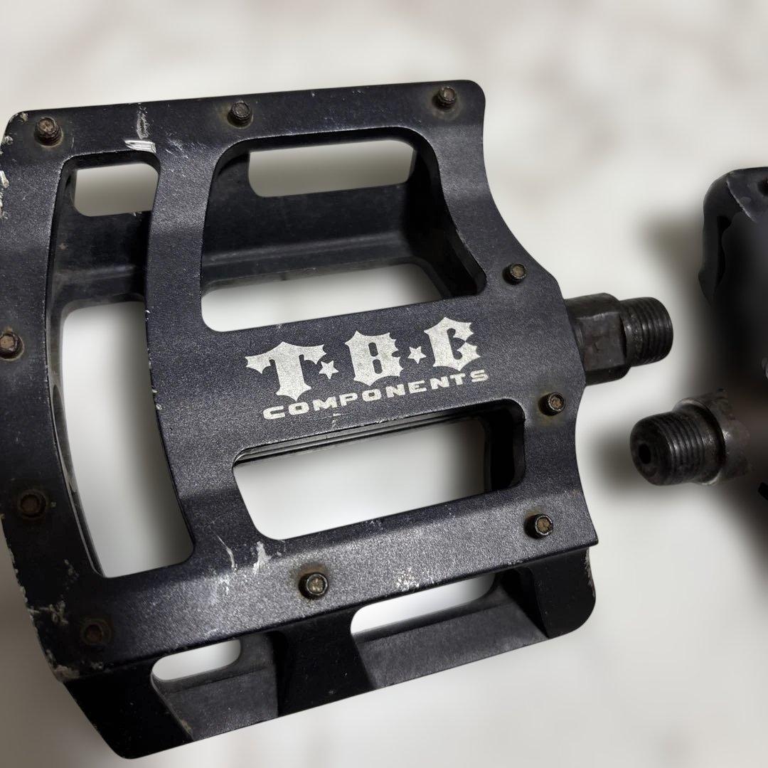 T.B.C. Component フラットペダル ブラック　アルミ削り出し