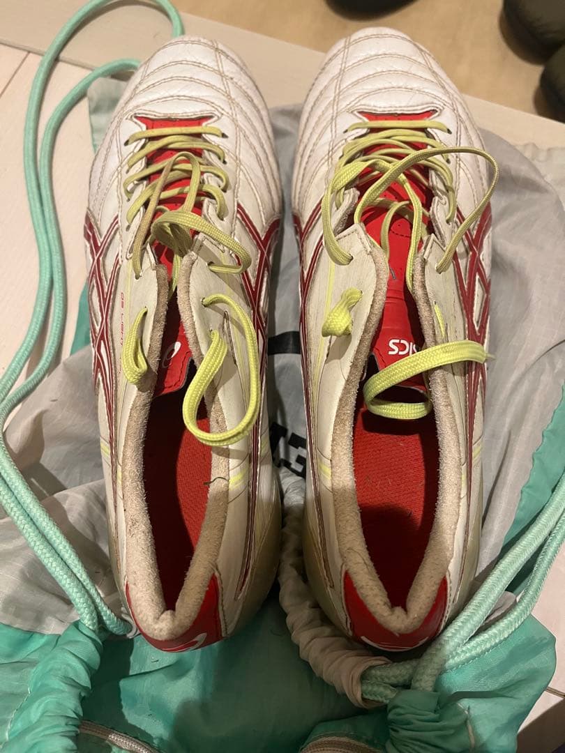 asics サッカー　スパイク　天然芝