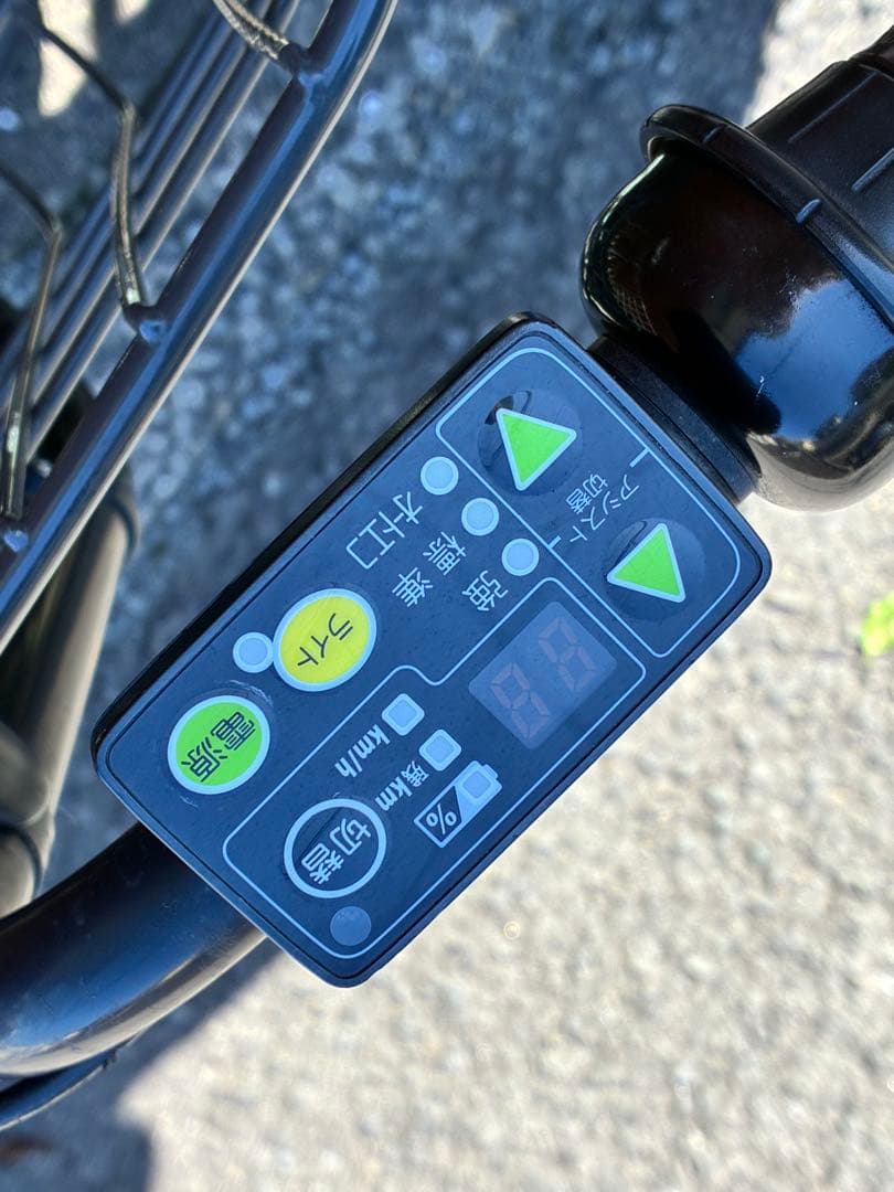送料込み_ブリヂストンビッケポーラー　チャイルドシート付き電動アシスト自転車