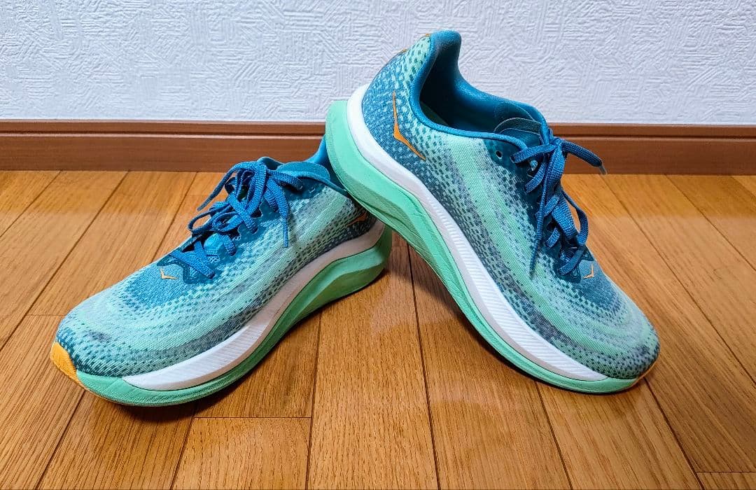 スパイク・シューズ HOKA MACH X