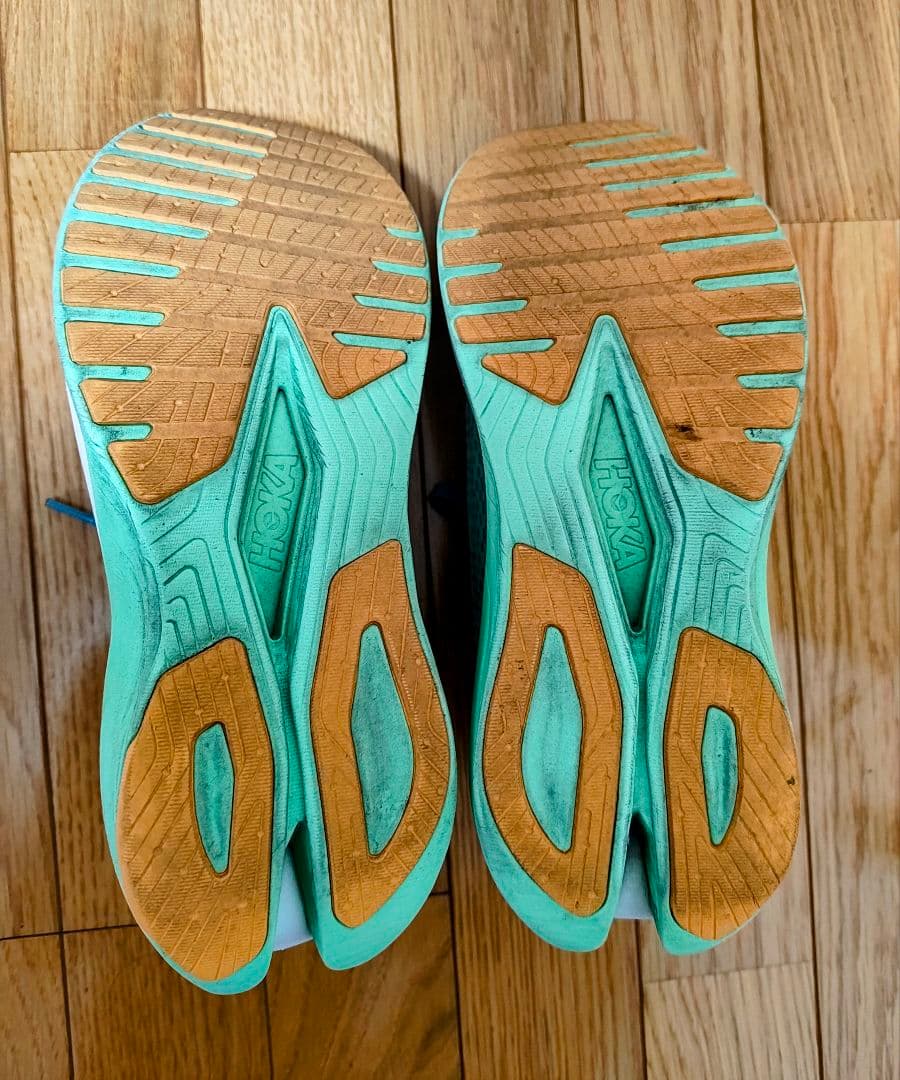 スパイク・シューズ HOKA MACH X
