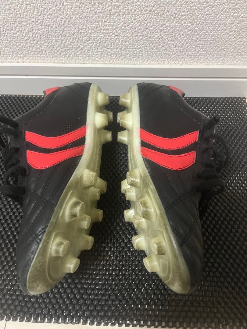 サッカースパイク ヤスダ 25.5cm 黒赤