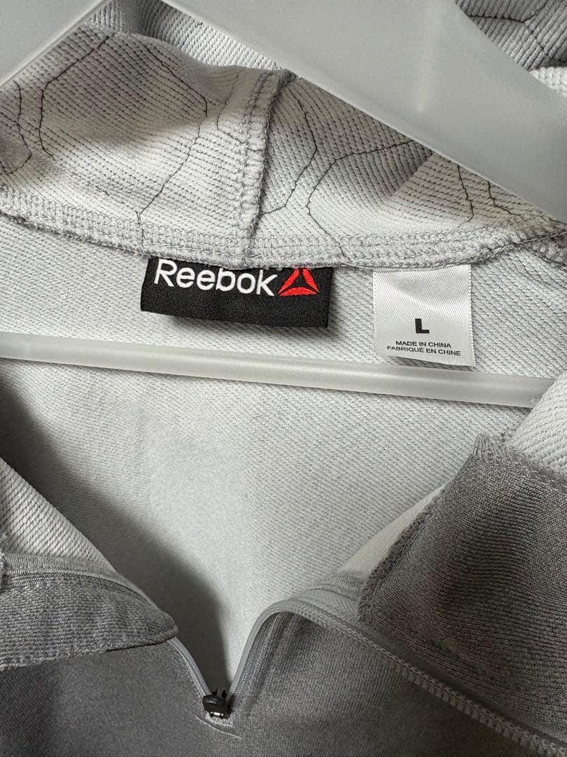 Reebok 迷彩フード付きスウェットセットアップ
