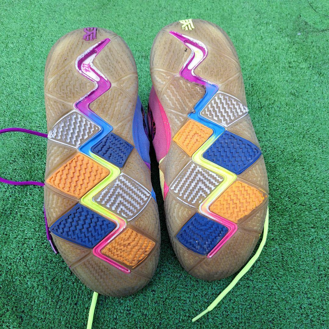 Kyrie4バスケットボールシューズ