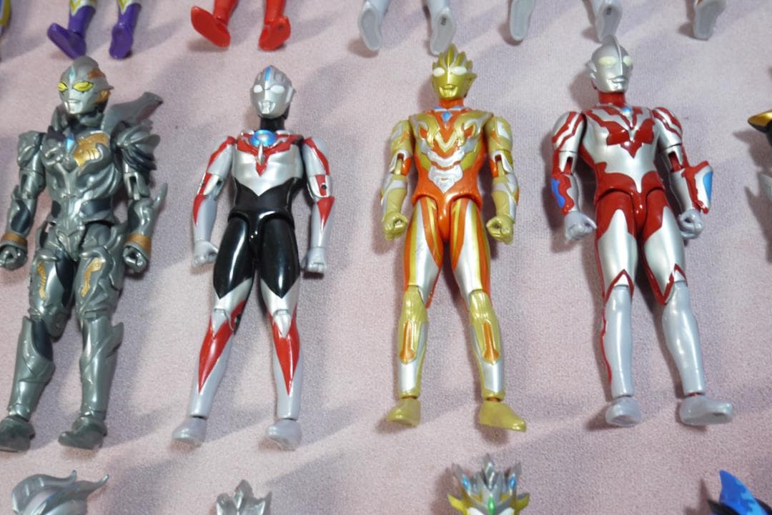 ウルトラアクションフィギュア　トリガー・デッカー・ルティオン　など　25体