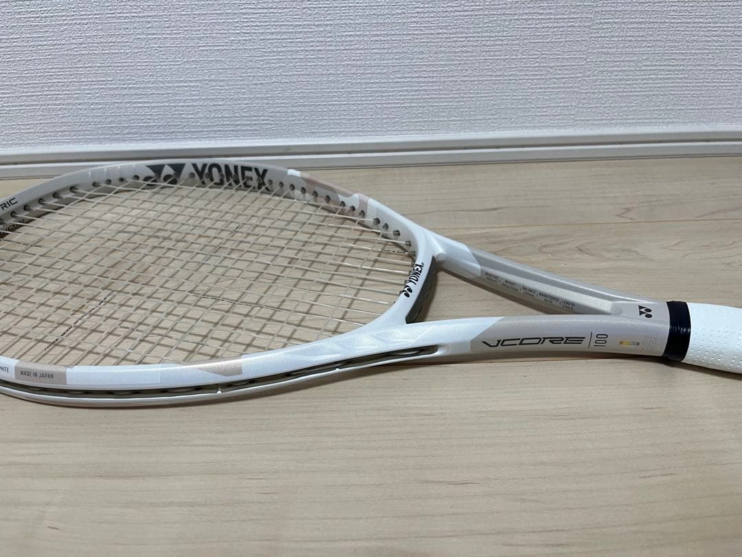 『美品』YONEX VCORE 100 テニスラケット　G2