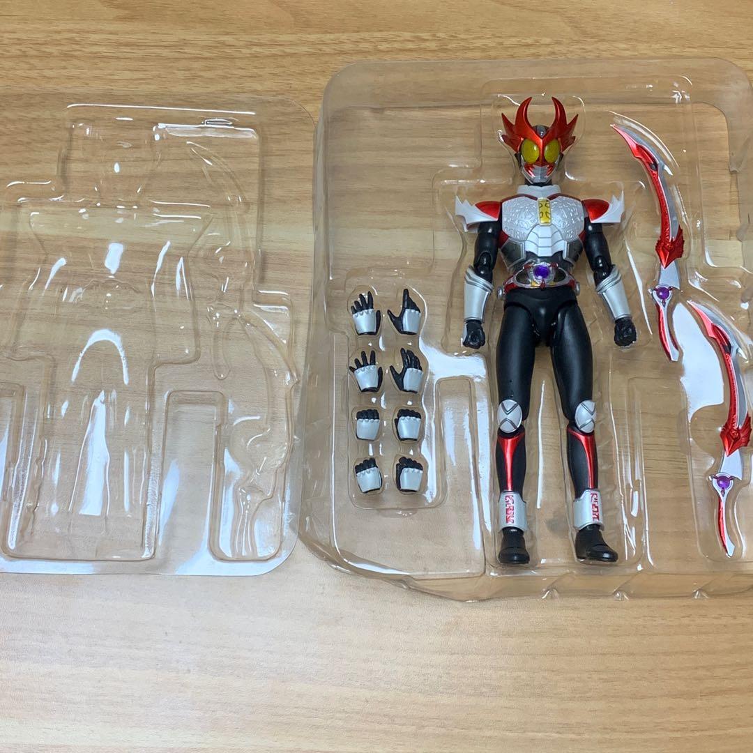 s.h.figuarts 仮面ライダーアギト　シャイニングフォーム
