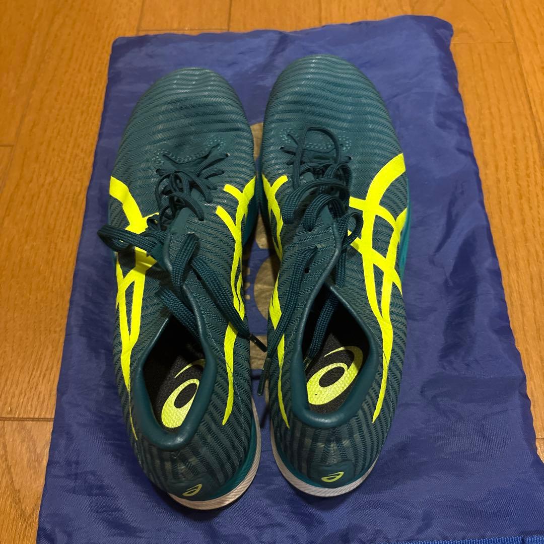 ASICS スパイクシューズ