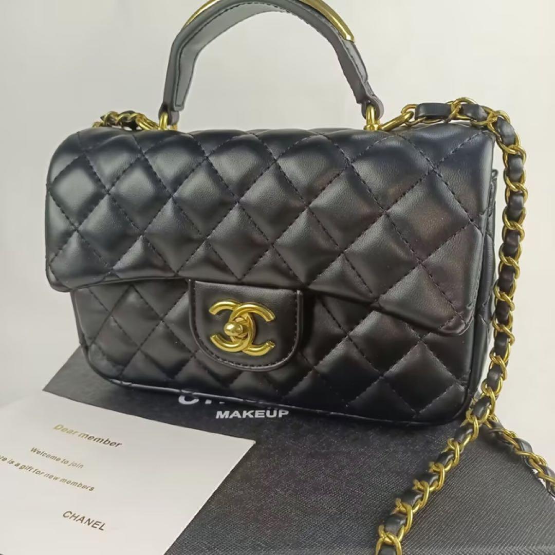 CHANELノベルティ ハンドルゴールドロゴプレート キルティング バッグ非売品
