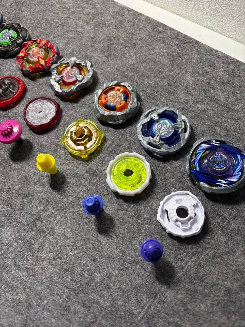 マミーカース 7-55W あります！ ベイブレードx まとめ売り