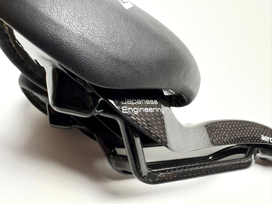 AEROELASTIC ノーズレスサドル AE Saddle ロングライド設計