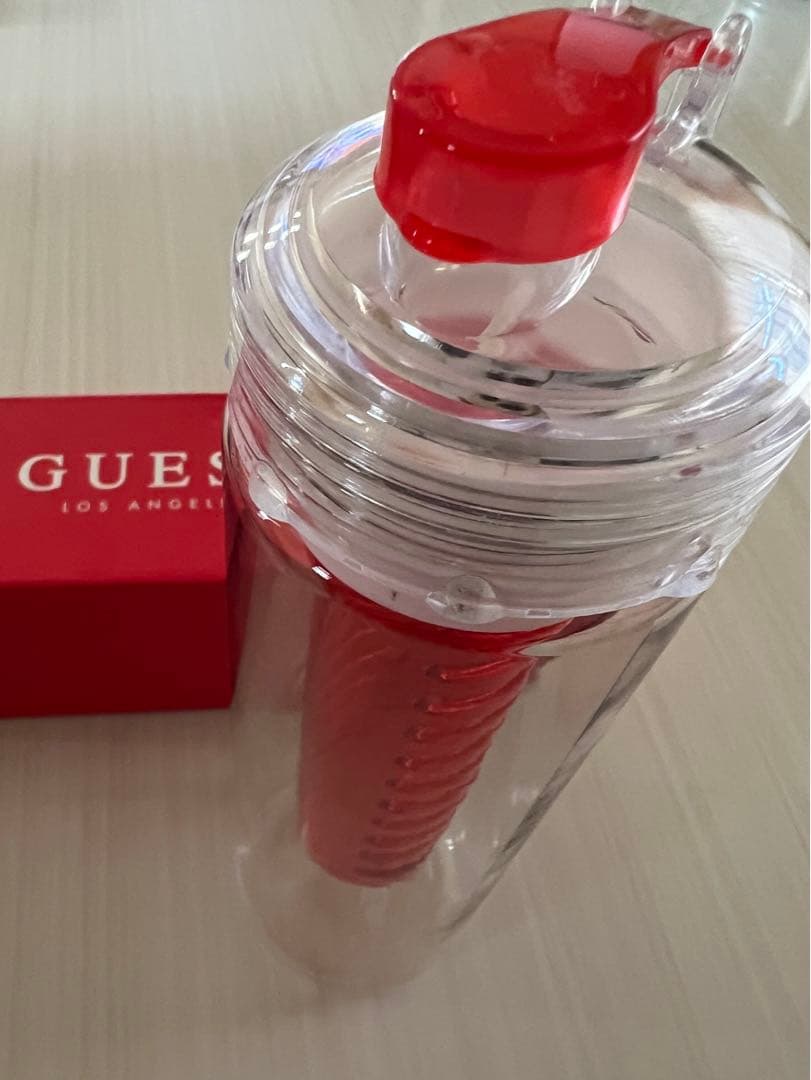 新品未使用 GUESS ウォーターボトル　水筒