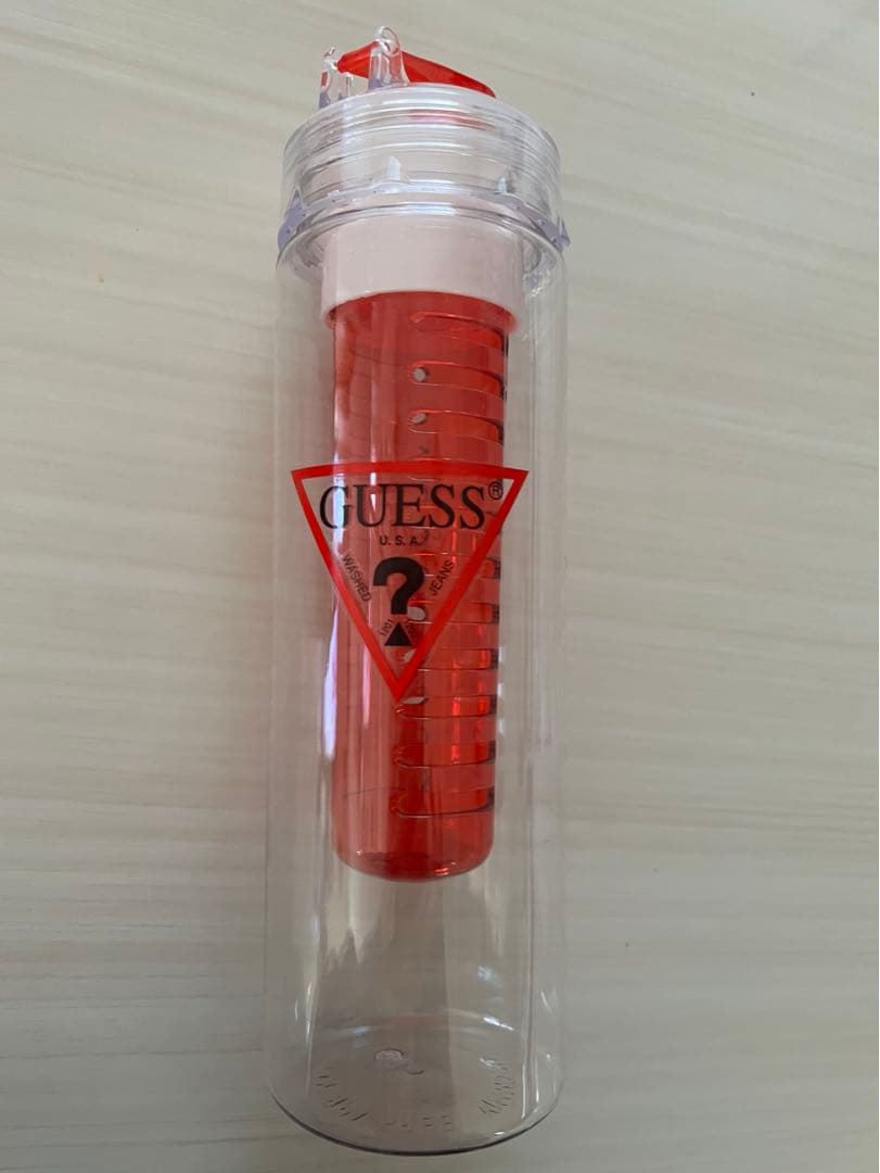 新品未使用 GUESS ウォーターボトル　水筒