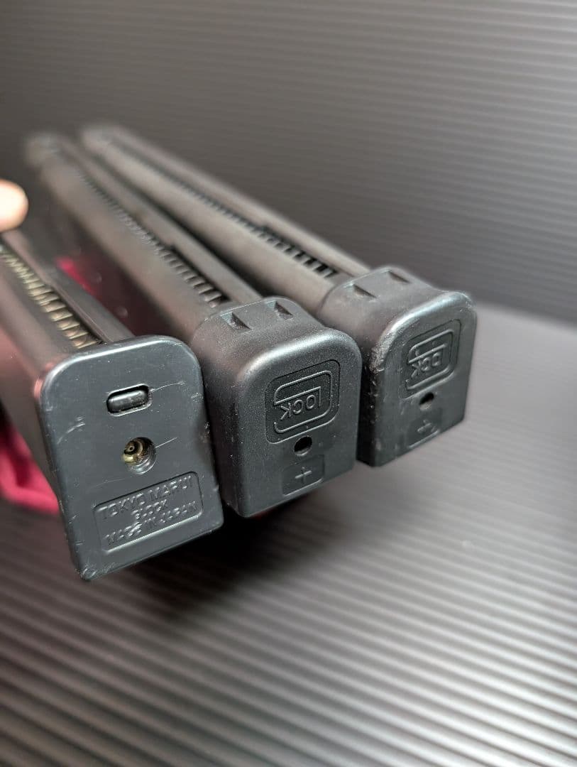 東京マルイ　グロック18C　ロングマガジン2個付き