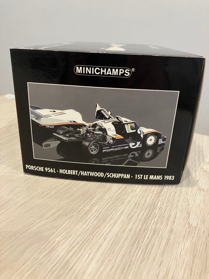 Rothmans Porsche ロスマンズ　ポルシェ 956L 1/18