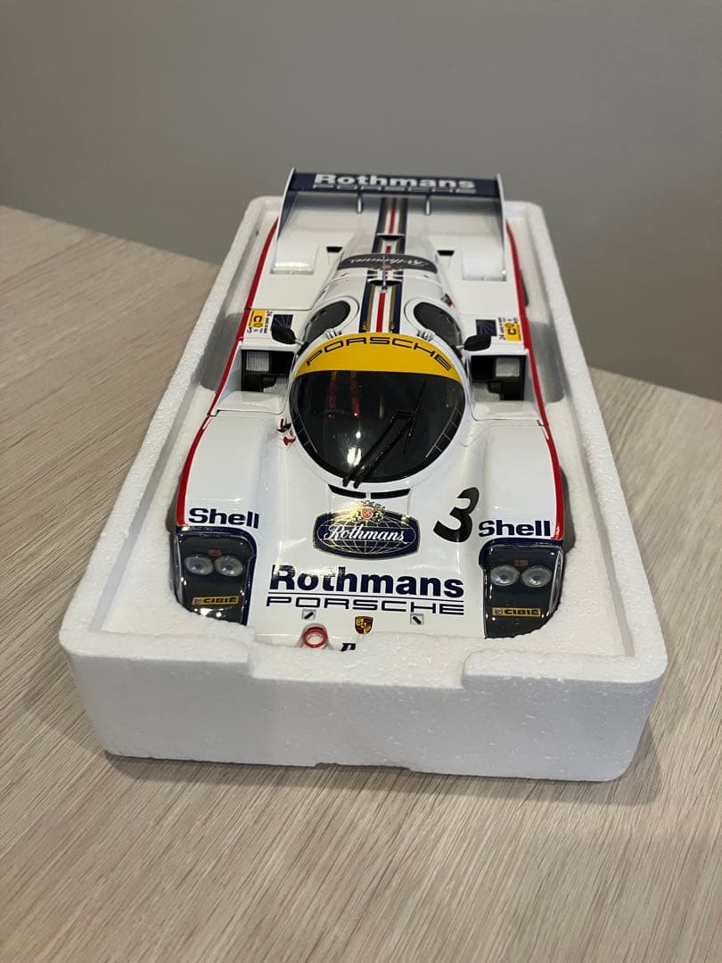 Rothmans Porsche ロスマンズ　ポルシェ 956L 1/18