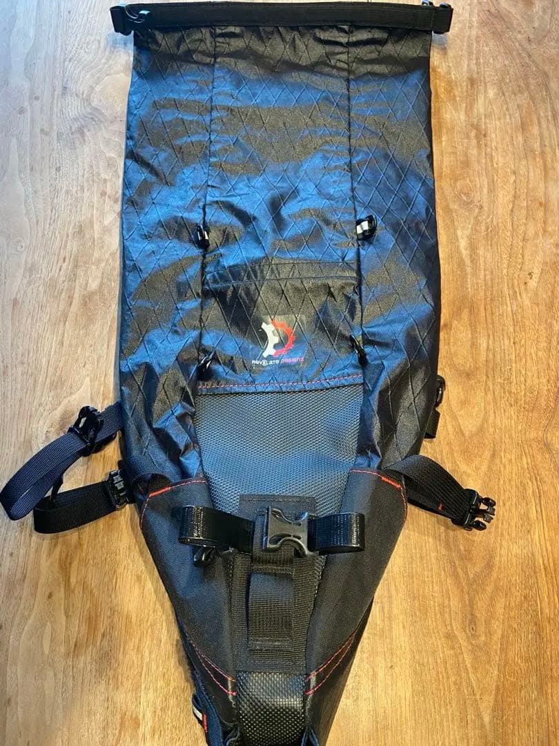 レベレイトデザイン ピカ 専用ポーチ付き　サドルバッグ