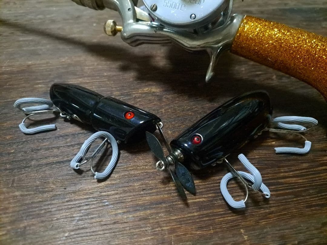 トップウォータージャンキー　ミルヘッドターキー　ブラック　レッドアイ