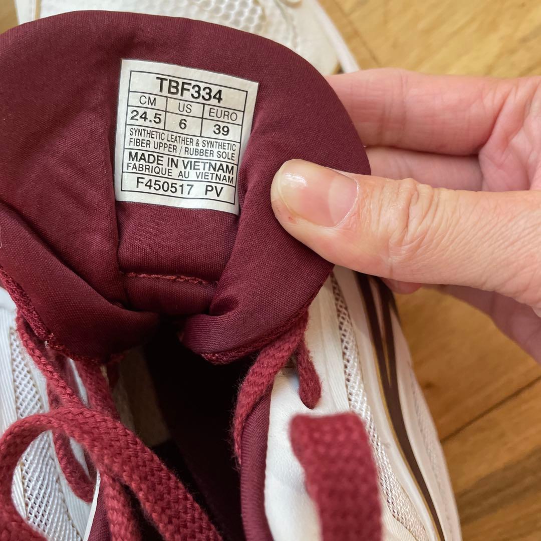 ASICS バスケットボールシューズ ハイカット ホワイト/バーガンディ
