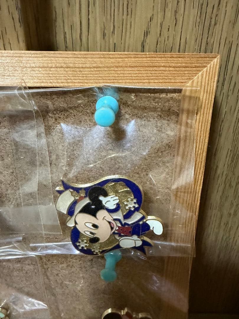 ディズニーピンバッジ16個セット